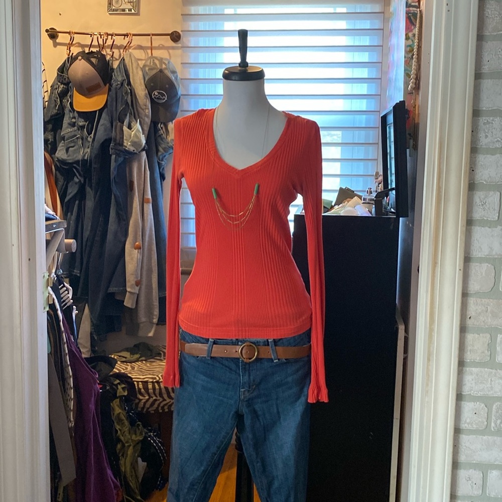 Coral ribbed long sleeve tee